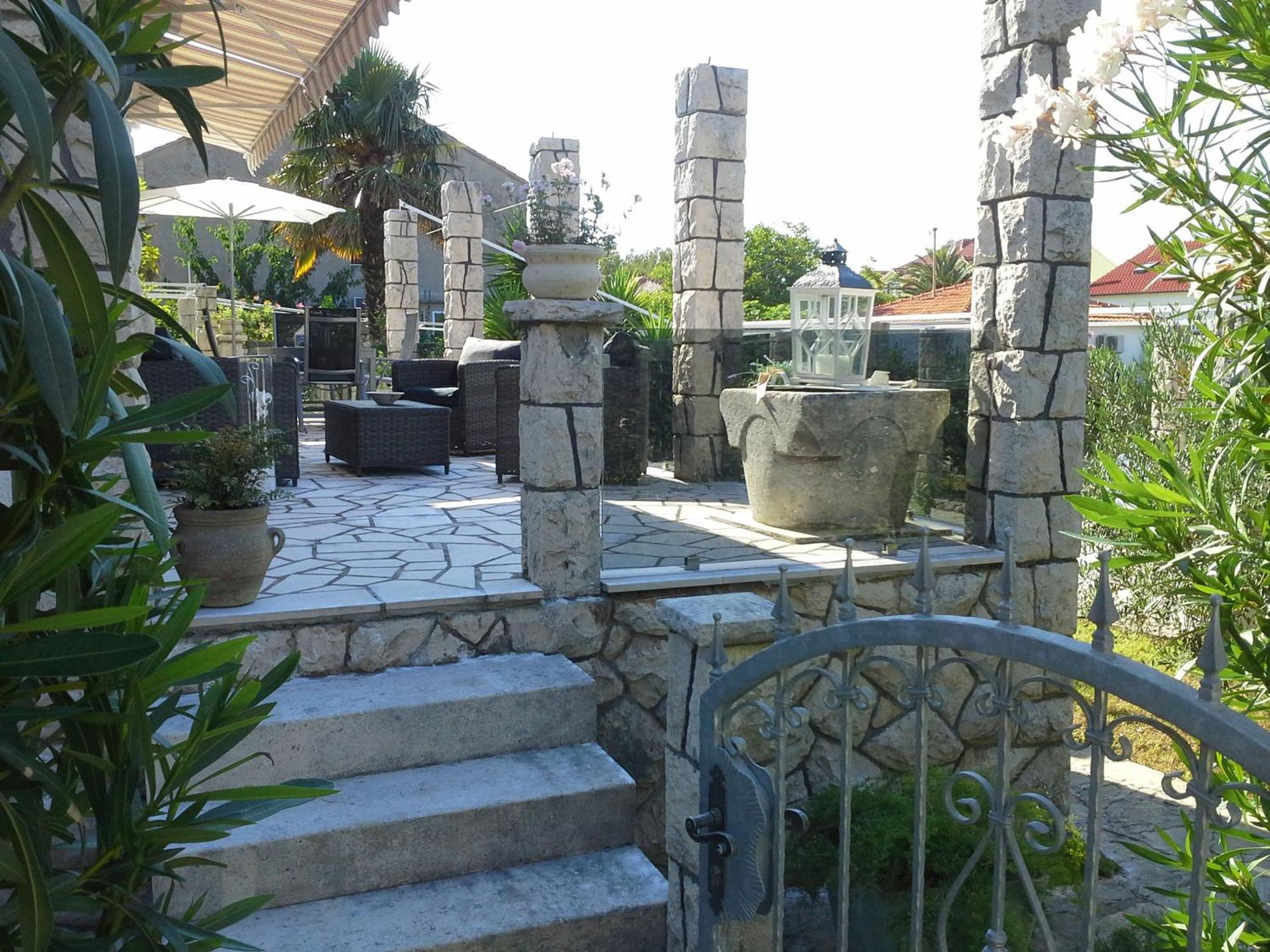 Villa Sarah 苏佩塔尔 外观 照片